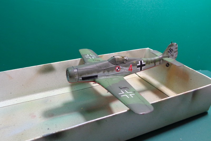 [Tamiya] 1/72 - Focke-Wulf Fw 190 D-11 (fw190) - Page 2 A9ffb0e289fd5eb836159ce89cf619e7