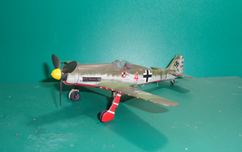 [Tamiya] 1/72 - Focke-Wulf Fw 190 D-11 (fw190) - Page 2 D32191c098add7ecfceacdc39a4fe646