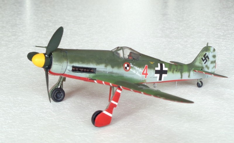 [Tamiya] 1/72 - Focke-Wulf Fw 190 D-11 (fw190) - Page 2 1685d79233ade815119b22b72c1aa406