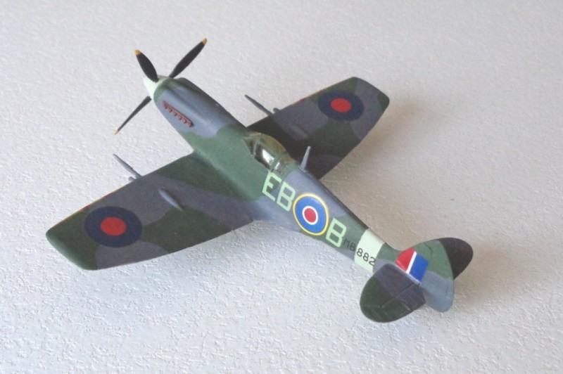 Spitfire Mk.XII - nouvelles photos le 20/08 494e8bbc3311f51b8046d03831577a39