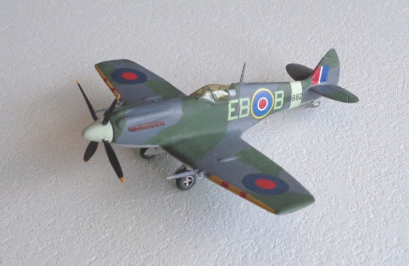 Spitfire Mk.XII - nouvelles photos le 20/08 Adf2b8af95a1cb20a7db6632766f6084