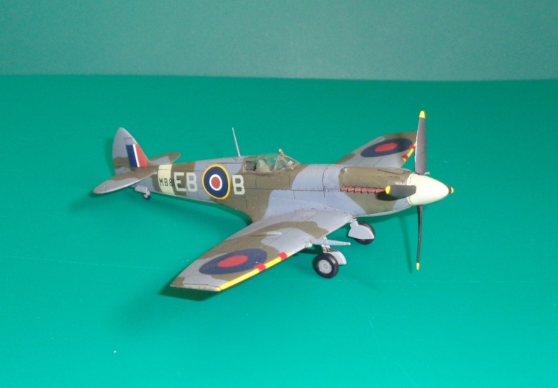 Spitfire Mk.XII - nouvelles photos le 20/08 3b6e1714dc08c10c512126e7b70af127