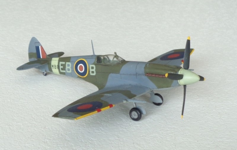 Spitfire Mk.XII - nouvelles photos le 20/08 - Page 2 554845630d2a7ddd23285915eb02bf6a
